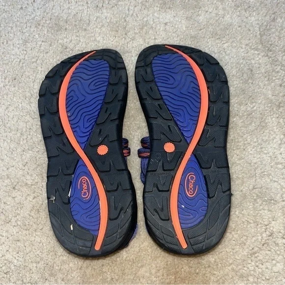 Chaco Women's Blue and Red Strap Toe Loop Around Hiking Sandals Size 6 - Picture 5 of 7